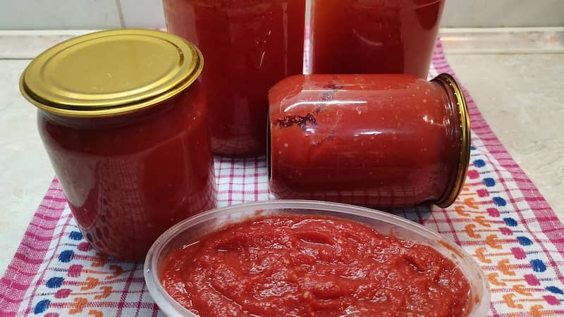 تصویر 1 از رب گوجه فرنگی بدر با طعم طبیعی و ماندگاری مناسب در بسته‌بندی استاندارد